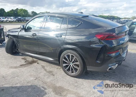 2025 BMW X6 xDrive40I z USA, uszkodzony, nr VIN 5UX33EX05S9X63684